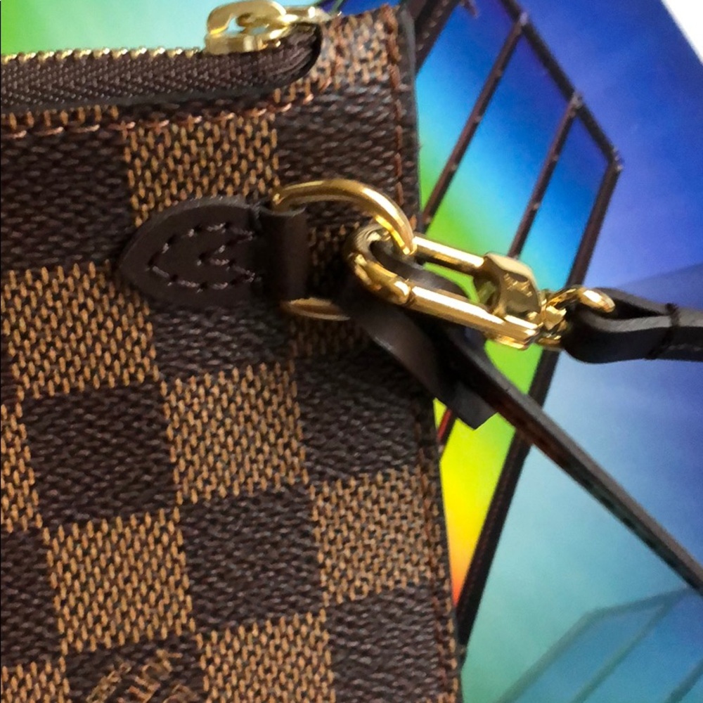 LOUIS VUITTON Ebene Wristlet/Clutch - Picture 8 of 8